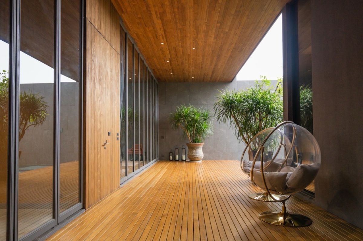 ขายบ้านโชคชัย4 ลาดพร้าว71 : 📢👇 ขายบ้านหรู  3 ชั้น พร้อมลิฟต์ และ สระว่ายน้ำ  สวนกลางบ้าน พร้อมม่านน้ำตก ทำเลดี เงียบสงบ เดินทางสะดวก ใกล้ทางด่วน 