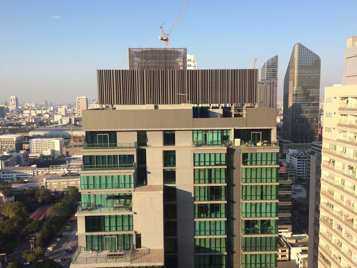 ขายคอนโดสุขุมวิท อโศก ทองหล่อ : 🏙️ ขายพร้อมผู้เช่า มิถุนายน 2569
คอนโดหรู The Esse Asoke 1 ห้องนอน เฟอร์นิเจอร์ตกแต่ง พร้อมอยู่ วิวสวย ใกล้ BTS อโศก