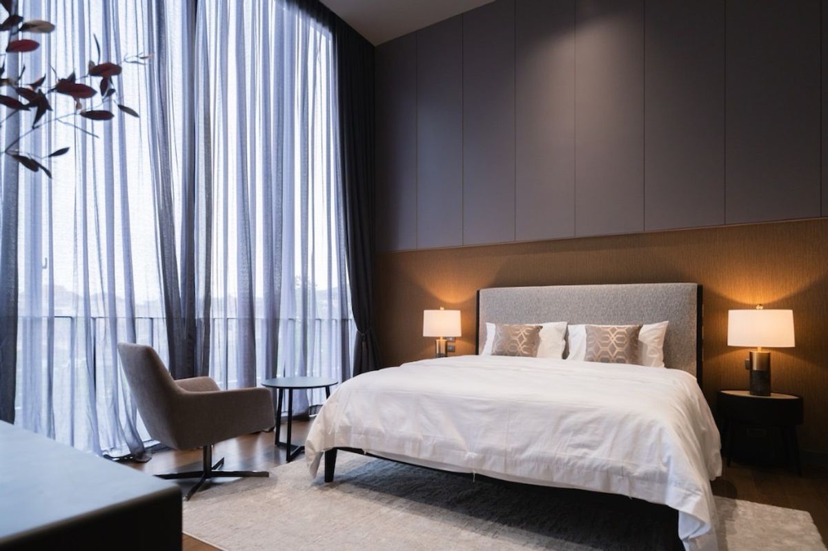 ขายบ้านโชคชัย4 ลาดพร้าว71 : 📢👇 ขายบ้านหรู  3 ชั้น พร้อมลิฟต์ และ สระว่ายน้ำ  สวนกลางบ้าน พร้อมม่านน้ำตก ทำเลดี เงียบสงบ เดินทางสะดวก ใกล้ทางด่วน 