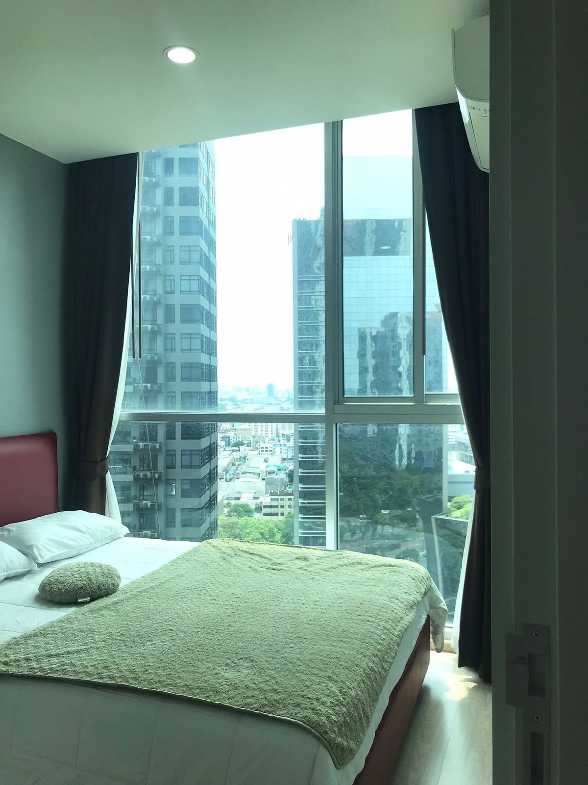ให้เช่าคอนโดรัชดา ห้วยขวาง :   🔥NOBLE REVOLE RATCHADA 2 2Bed 1 Bath 39 Sqm ชั้นสูงวิวดีเจ้าของห้องใจดี🔥
