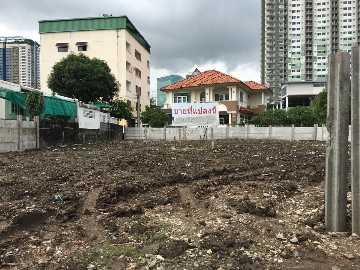 For SaleLandKasetsart, Ratchayothin : 🔥 Prime Land in Ratchayothin – Perfect for Investment or Building a Single House or Apartment, Close to BTS Ratchayothin