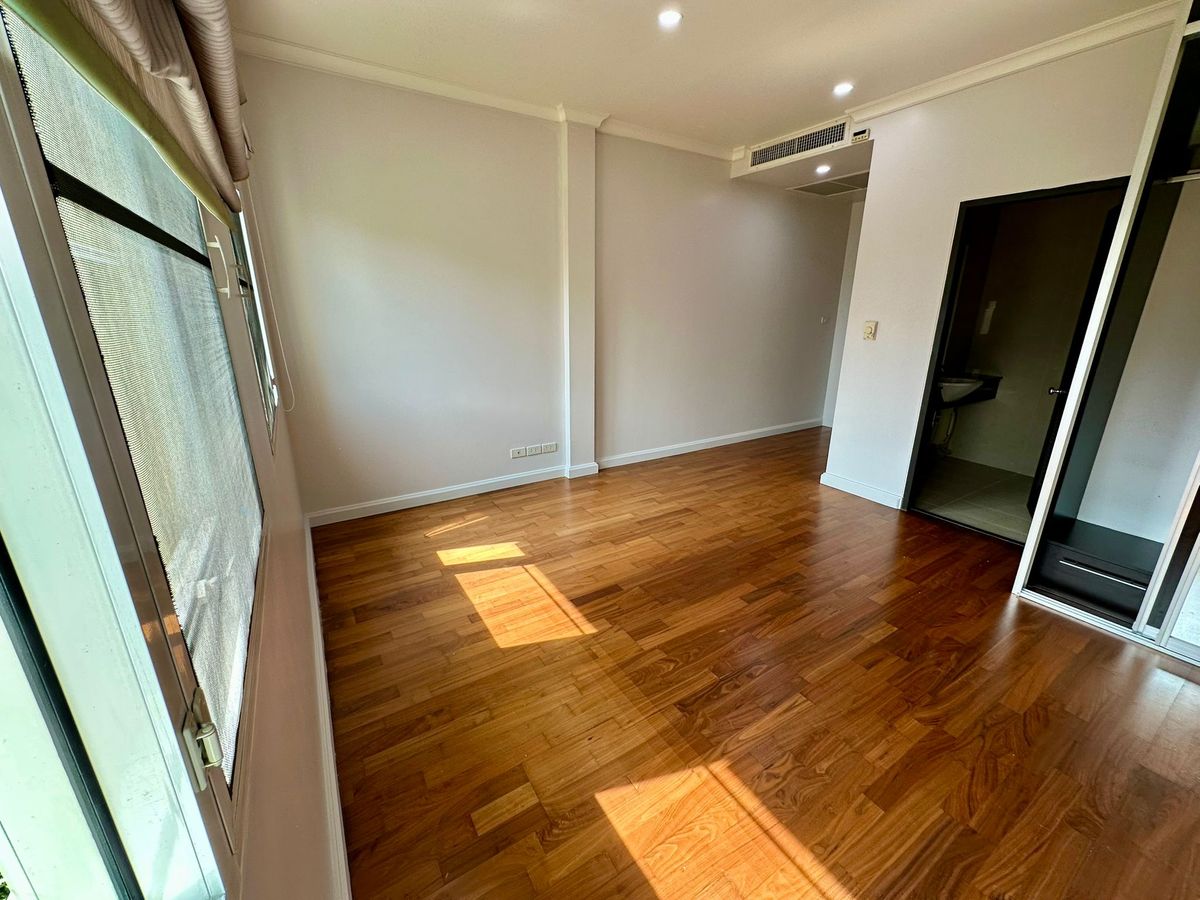 For SaleCondoSukhumvit, Asoke, Thonglor : Rare Item!! big size unit in the heart of Phromphong ✨The Cadogan Private Residence✨3 bedrooms, 4 bathrooms, size 199.27 sq m, near BTS Phrom Phong Tel.0982645161