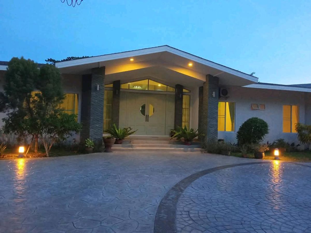 Chiang Mai : Chiangmai Pool Villa, 2-1-59 rai area for sale/rent