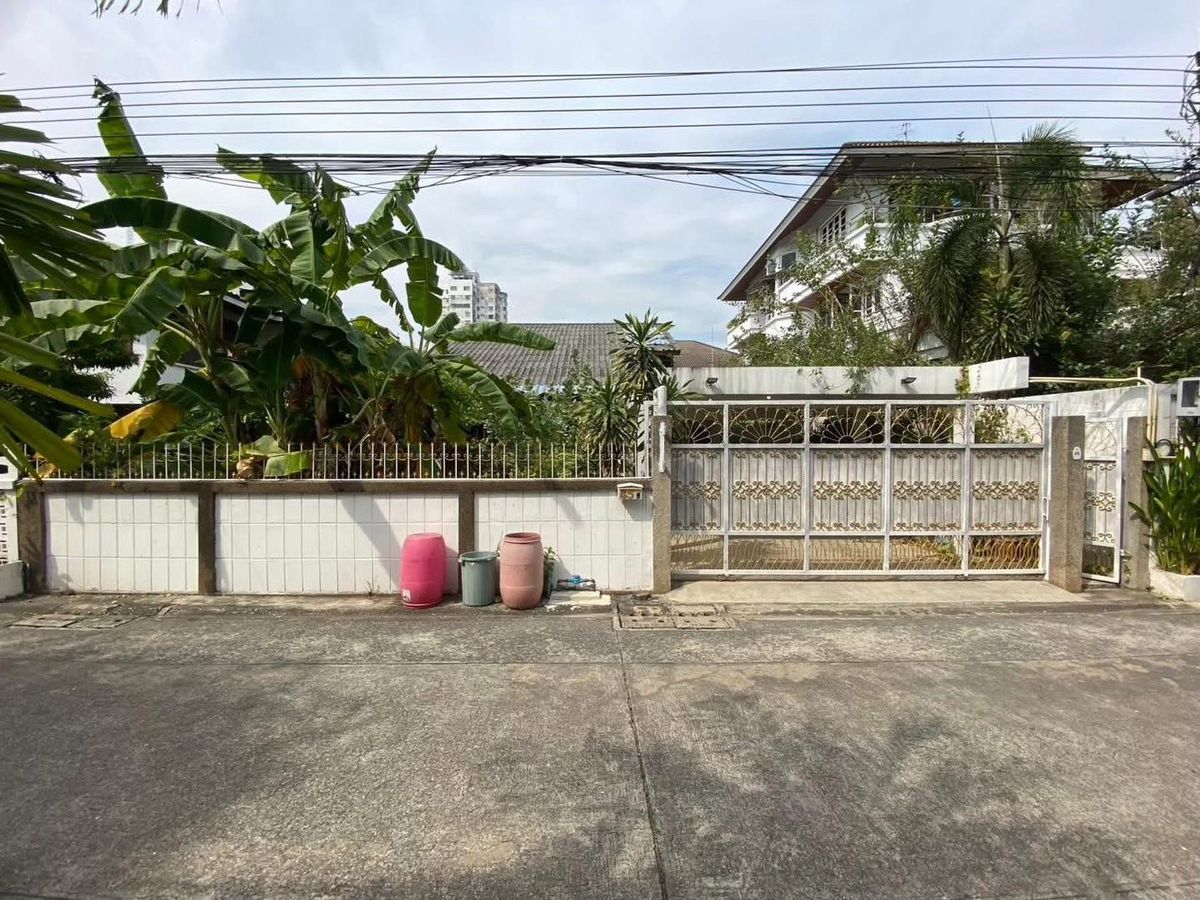 ขายบ้านรัชดา ห้วยขวาง : ขาย บ้านเดี่ยว 2 ชั้น ทำเลดี ย่านรัชดา-สุทธิสาร ใกล้MRT สุทธิสาร เพียง 1.5 กม.