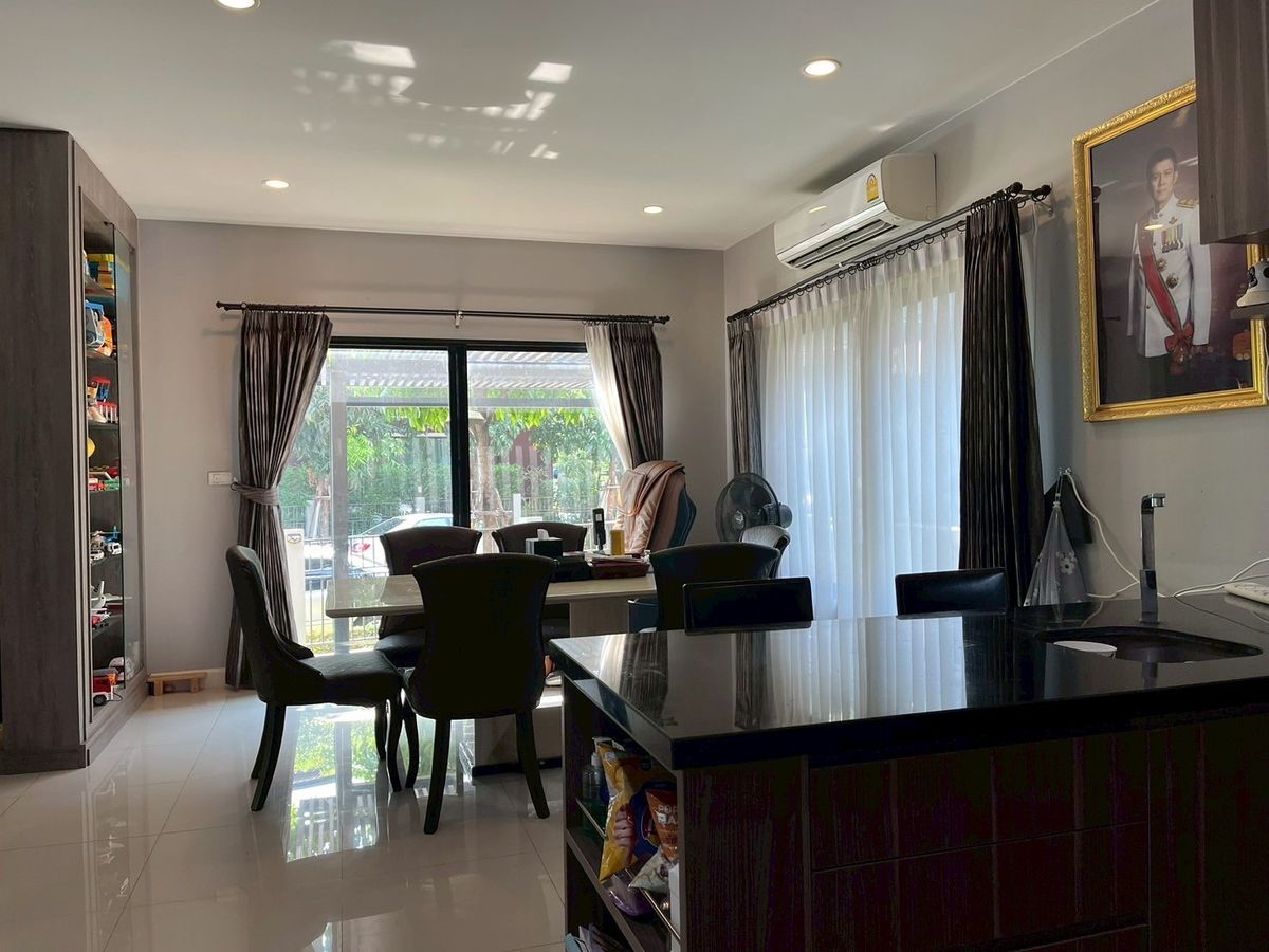 For SaleHousePathum Thani,Rangsit, Thammasat : 📌 Luxury Large Single House for Sale in Burasiri Rangsit, Corner Plot, 90 sq.wah (360 sqm), 4 Bedrooms, 5 Bathrooms, 1 Maid’s Room. Special Price: Only 10.5 Million Baht! (from original 11.7 MB)