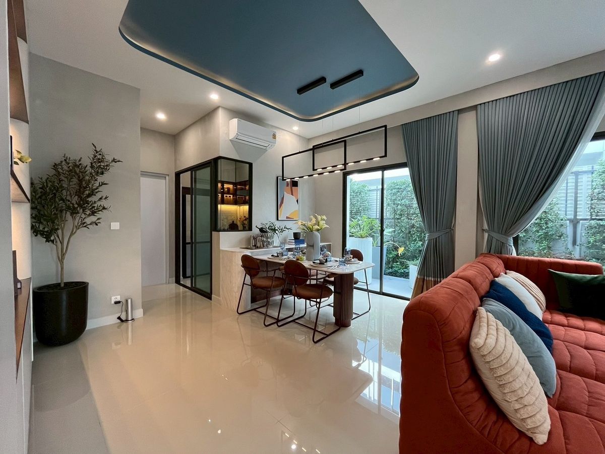 For SaleHousePathum Thani,Rangsit, Thammasat : 📌 Luxury Large Single House for Sale in Burasiri Rangsit, Corner Plot, 90 sq.wah (360 sqm), 4 Bedrooms, 5 Bathrooms, 1 Maid’s Room. Special Price: Only 10.5 Million Baht! (from original 11.7 MB)