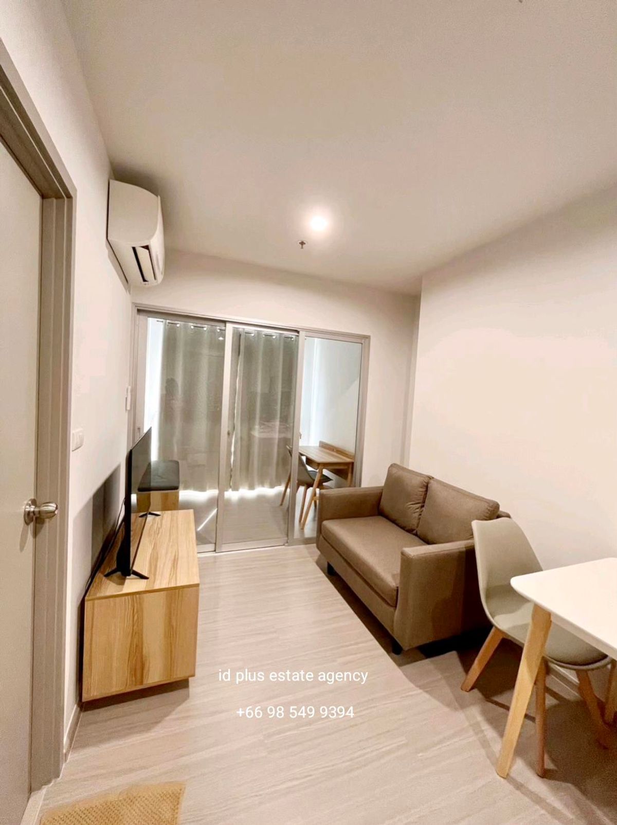 ให้เช่าคอนโดปิ่นเกล้า จรัญสนิทวงศ์ : The Parkland Charan - Pinklao Condo for rent : 1 bed plus for 35 sqm. open kitchen City View on 14th floor A building.With fully furnished and electrical appliances.Next to MRT Bangyikhan.Rental only for 15,000 / m.
