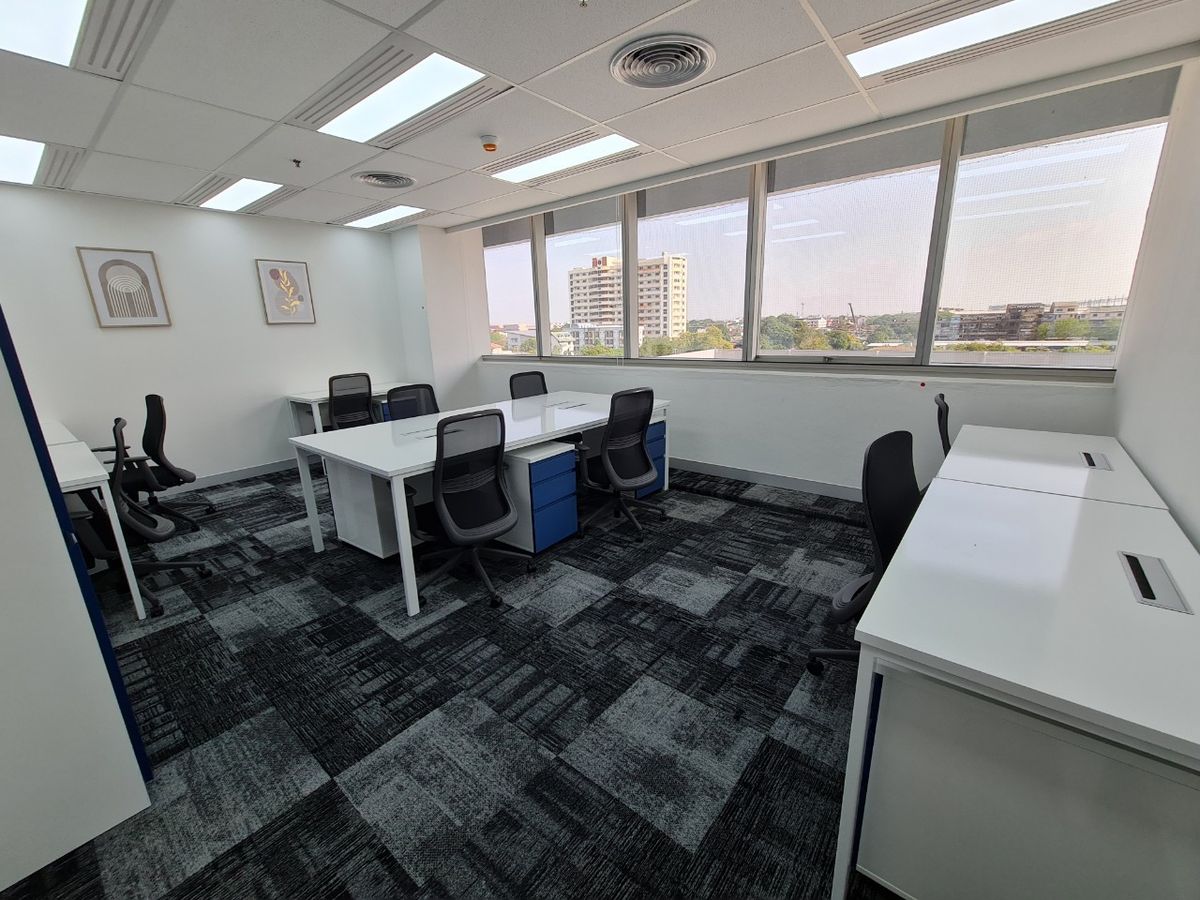 For RentOfficeVipawadee, Don Mueang, Lak Si : Line: @zimple_asset  Fully furnished office space for rent featuring modern-style decor and fully equipped with essential office furniture for immediate use.
