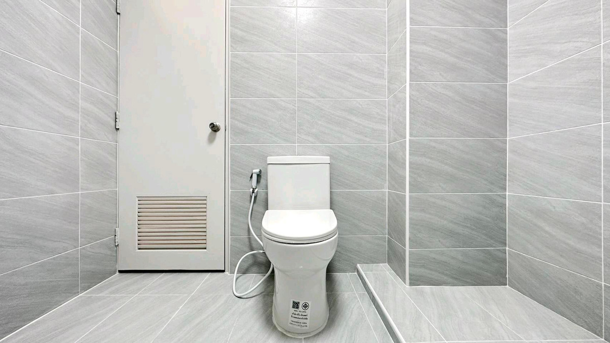 For SaleCondoPattanakan, Srinakarin : 🎀 Beautiful room, big room in the heart of development 🏙 Golden location !! & quot; Thaisarong & quot; Good price 🚅 Near Airport Link 🤗🤗