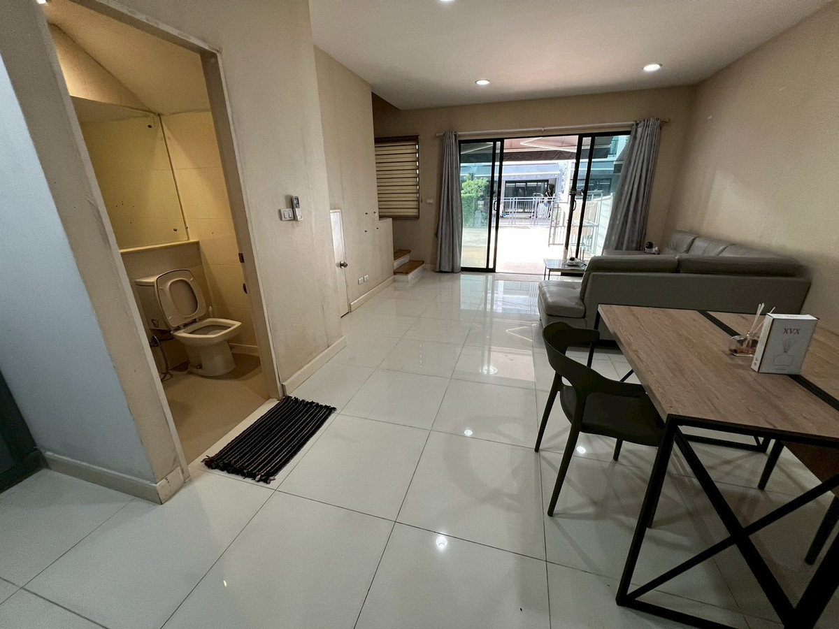 For RentTownhomeRattanathibet, Sanambinna : Townhome pets allowed, 3 floors, opposite Central Rattanathibet, 5 minutes walk to the BTS