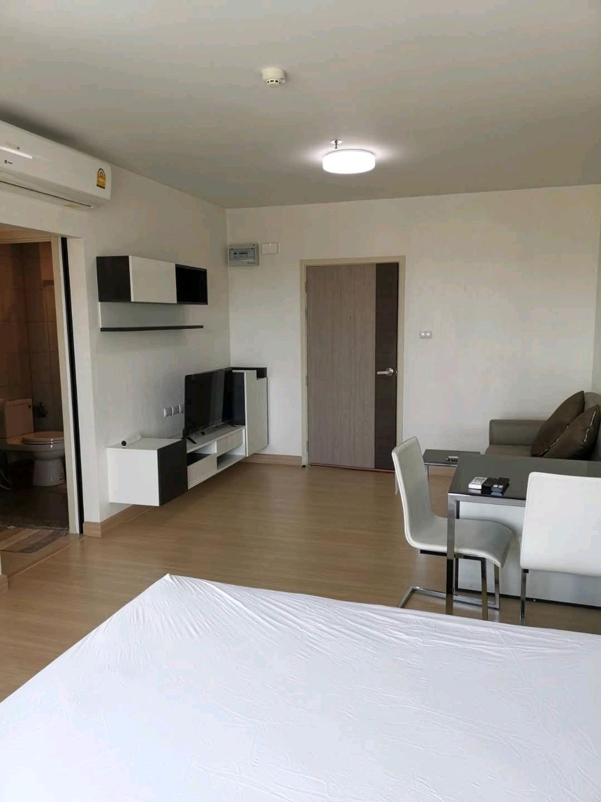 ให้เช่าคอนโดท่าพระ ตลาดพลู วุฒากาศ : ให้เช่า Supalai Loft Taladplu  วิวสวย อยู่ใกล้ bts ตลาดพลู และเดอะมอลท่าพระ มีเครื่องซักผ้า