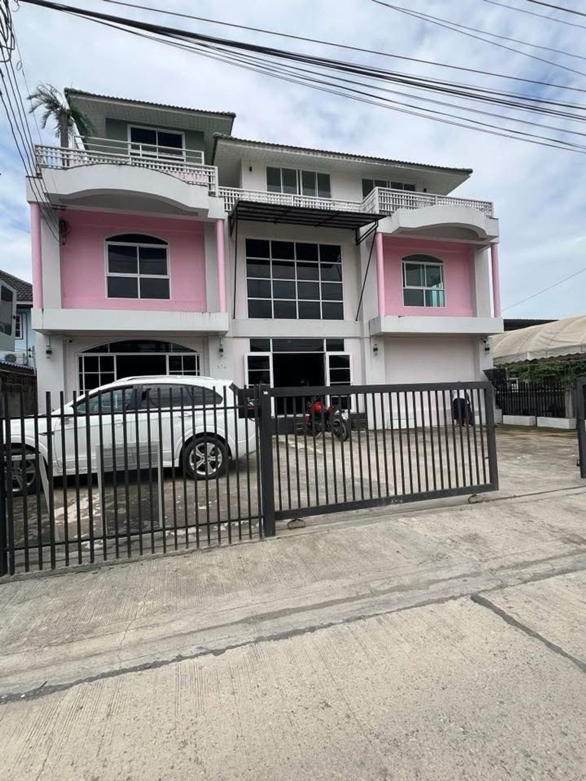 For RentHome OfficePattanakan, Srinakarin : Rental Home Office Ecommerce Online Products Soi Phatthanakan 97 Hua Mak, Bangkok, near Seacon Square