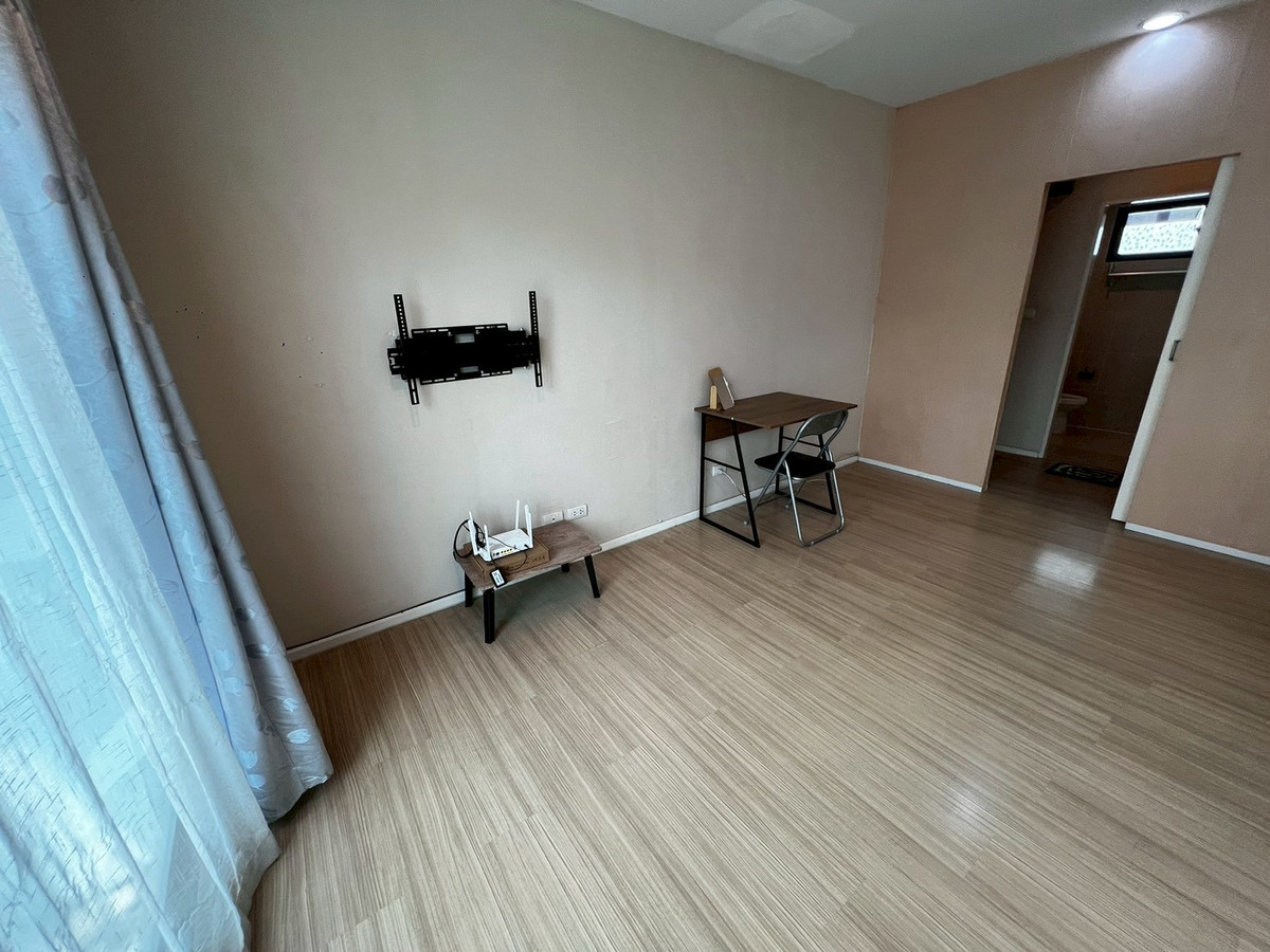 For RentTownhomeRattanathibet, Sanambinna : Townhome pets allowed, 3 floors, opposite Central Rattanathibet, 5 minutes walk to the BTS