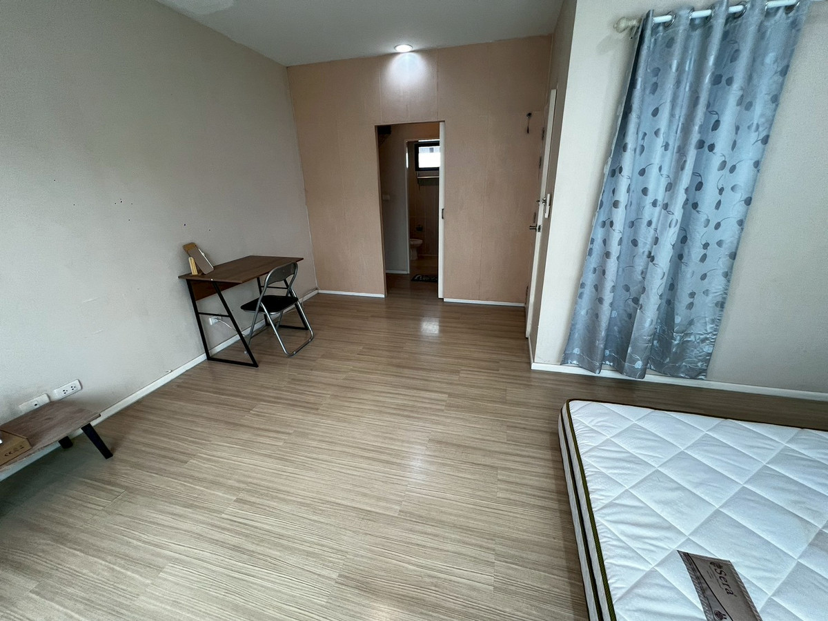 For RentTownhomeRattanathibet, Sanambinna : Townhome pets allowed, 3 floors, opposite Central Rattanathibet, 5 minutes walk to the BTS