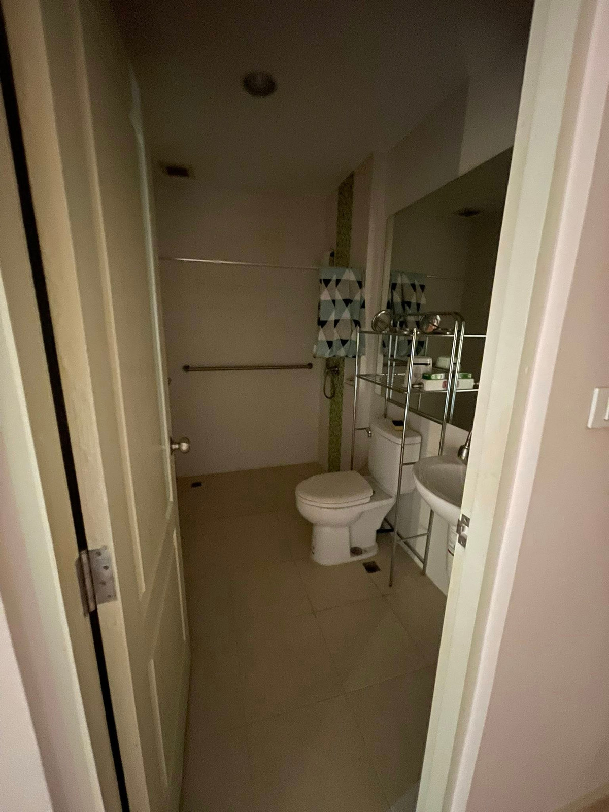 For RentTownhomeRama5, Ratchapruek, Bangkruai : Townhome behind The Walk, less than 5 minutes walk. 4 bedrooms, fully furnished.