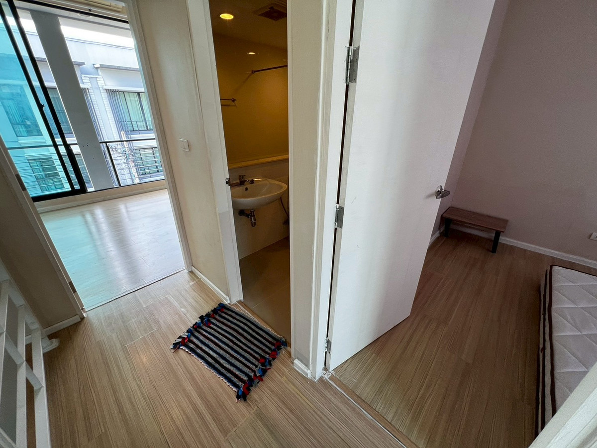 For RentTownhomeRattanathibet, Sanambinna : Townhome pets allowed, 3 floors, opposite Central Rattanathibet, 5 minutes walk to the BTS