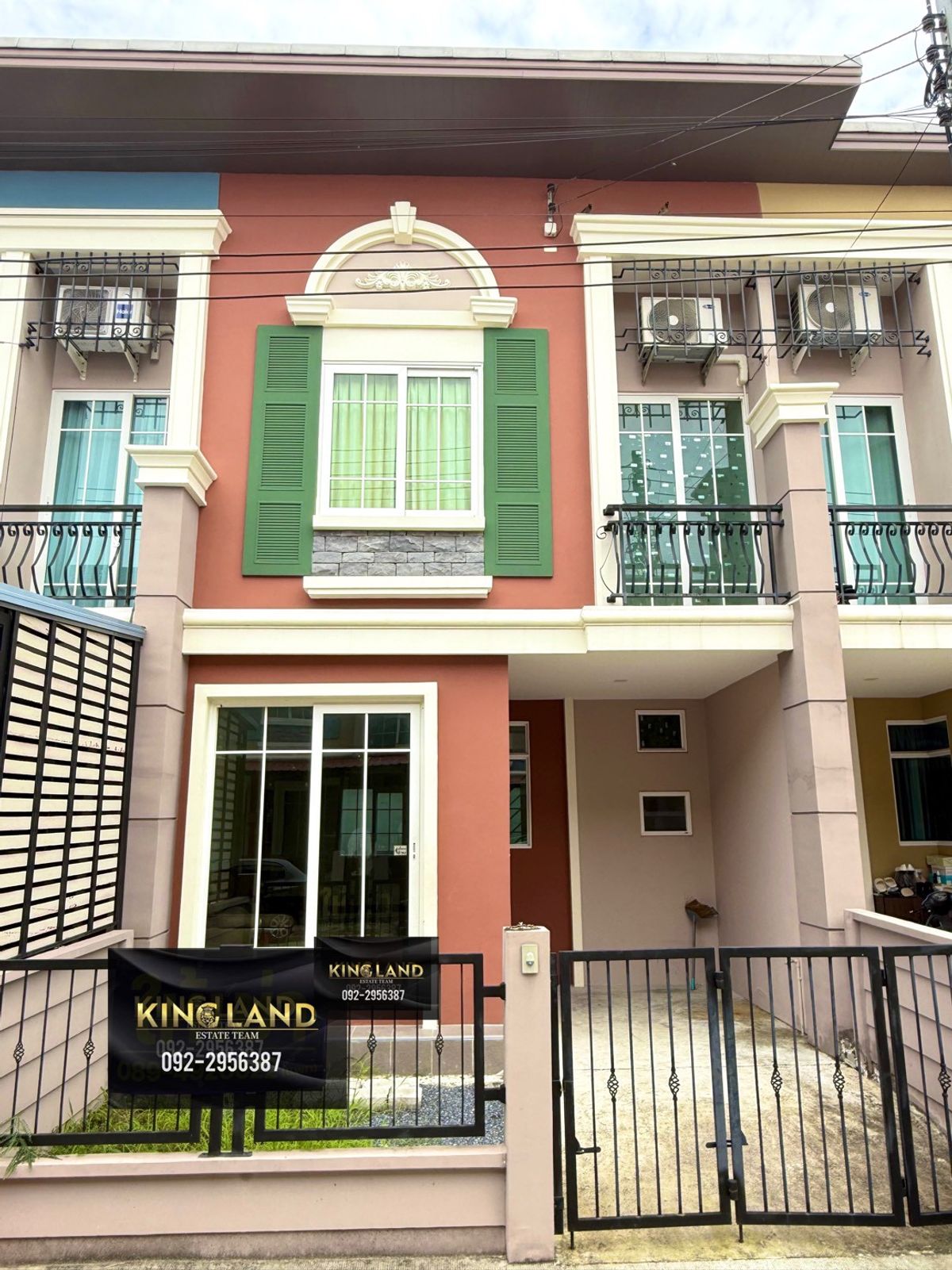 For RentTownhomePathum Thani,Rangsit, Thammasat : 📌 #Golden Town Rental Future-Rangsit | Golden Town Future-Rangsit 2-story townhome, 4 bedrooms, 2 bathrooms with some furniture