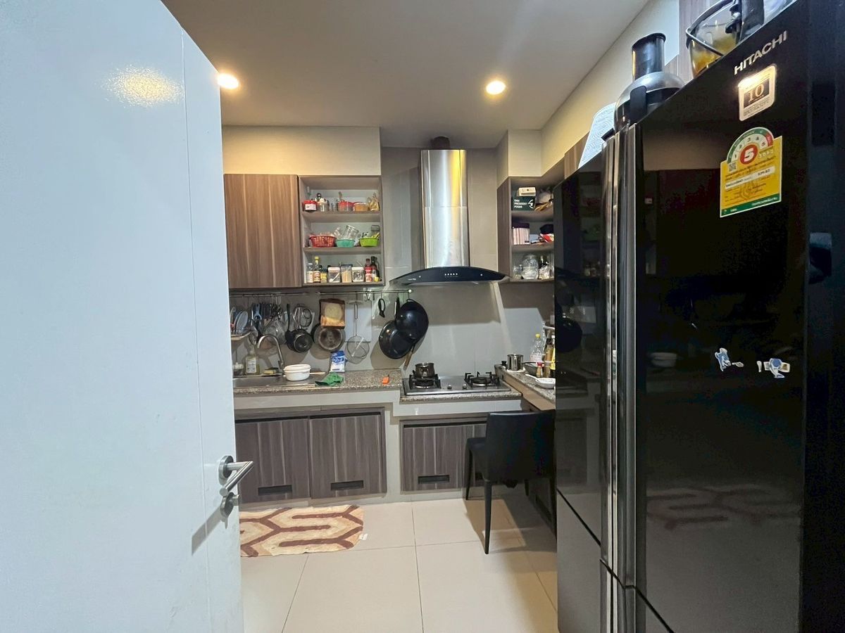 For SaleHousePathum Thani,Rangsit, Thammasat : 📌 Luxury Large Single House for Sale in Burasiri Rangsit, Corner Plot, 90 sq.wah (360 sqm), 4 Bedrooms, 5 Bathrooms, 1 Maid’s Room. Special Price: Only 10.5 Million Baht! (from original 11.7 MB)