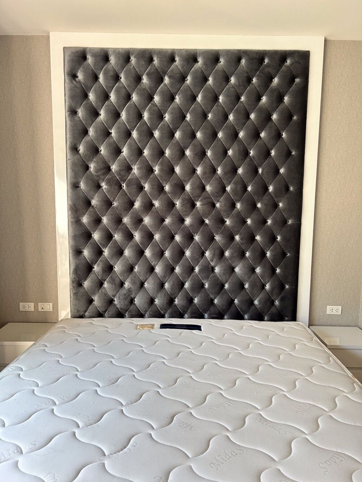 For RentTownhomeRattanathibet, Sanambinna : Townhome pets allowed, 3 floors, opposite Central Rattanathibet, 5 minutes walk to the BTS