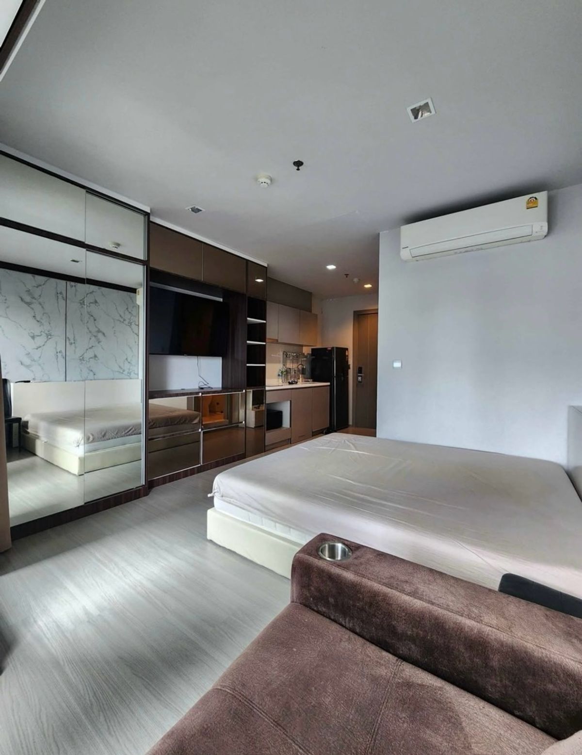 ให้เช่าคอนโดพระราม 9 เพชรบุรีตัดใหม่ RCA : 🌟 Condo for Rent at Life Asoke - Rama 9 🌟