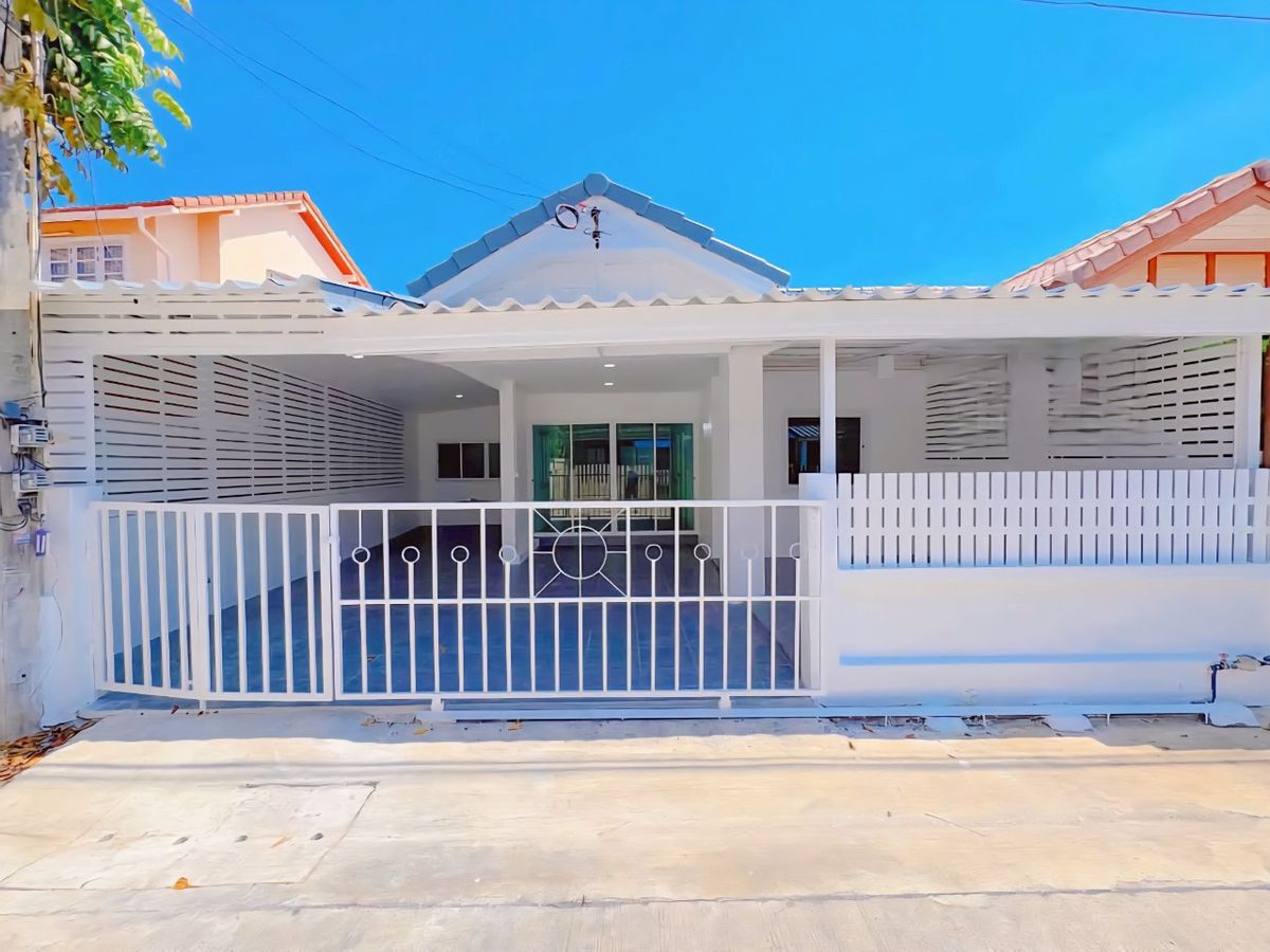 ขายทาวน์โฮมระยอง : 🏡 บ้านพร้อมอยู่ โซนโรงพยาบาลกรุงเทพระยอง 🌟 เมืองระยอง รีโนเวทครบ พร้อมอยู่เพียงล้านกว่าบาท