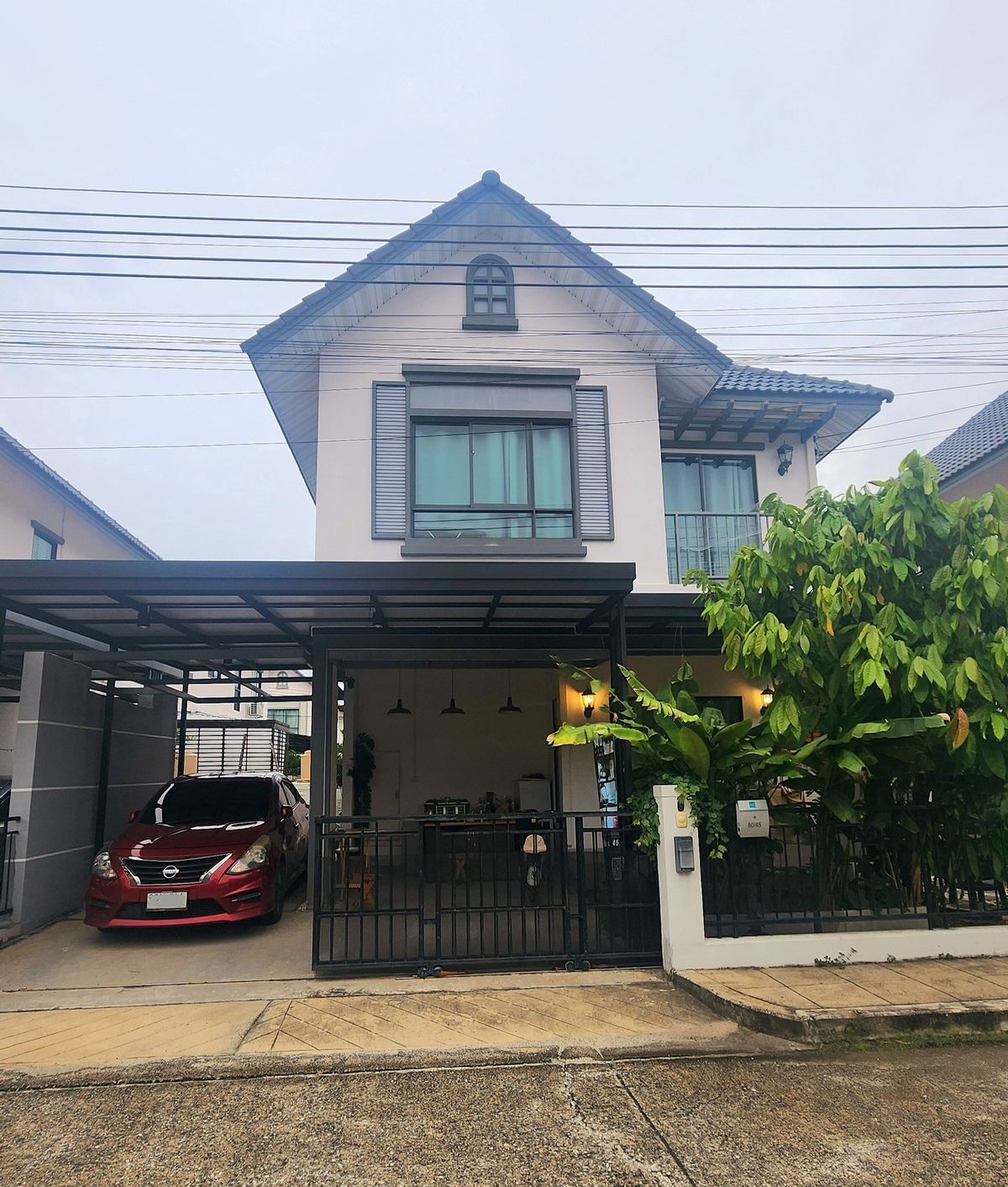 For RentHouseBangna, Bearing, Lasalle : Twin house for rent, Modi Villa, Bang Na Air Furniture There are 3 bedrooms, 2 bathrooms. Rental price 25,000 baht per month