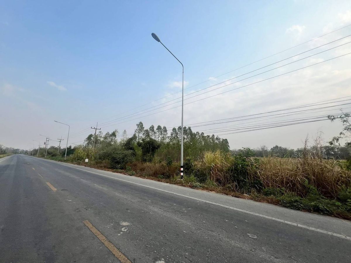 For SaleLandNakhon Sawan : Land on the main paved road, 4 -lane road project, located in Wang Ma Sub -district, Lat Yao District, Nakhon Sawan Province