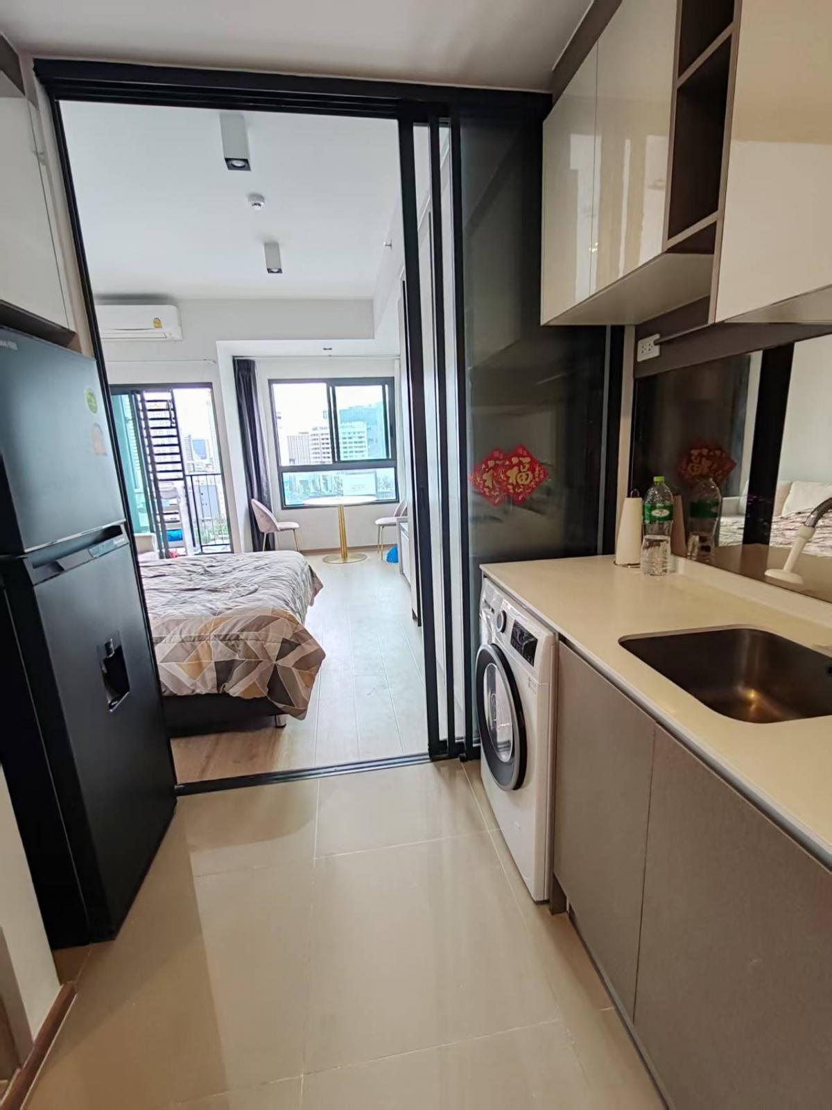 ให้เช่าคอนโดพระราม 9 เพชรบุรีตัดใหม่ RCA : All furniture and appliances, move in with your bags