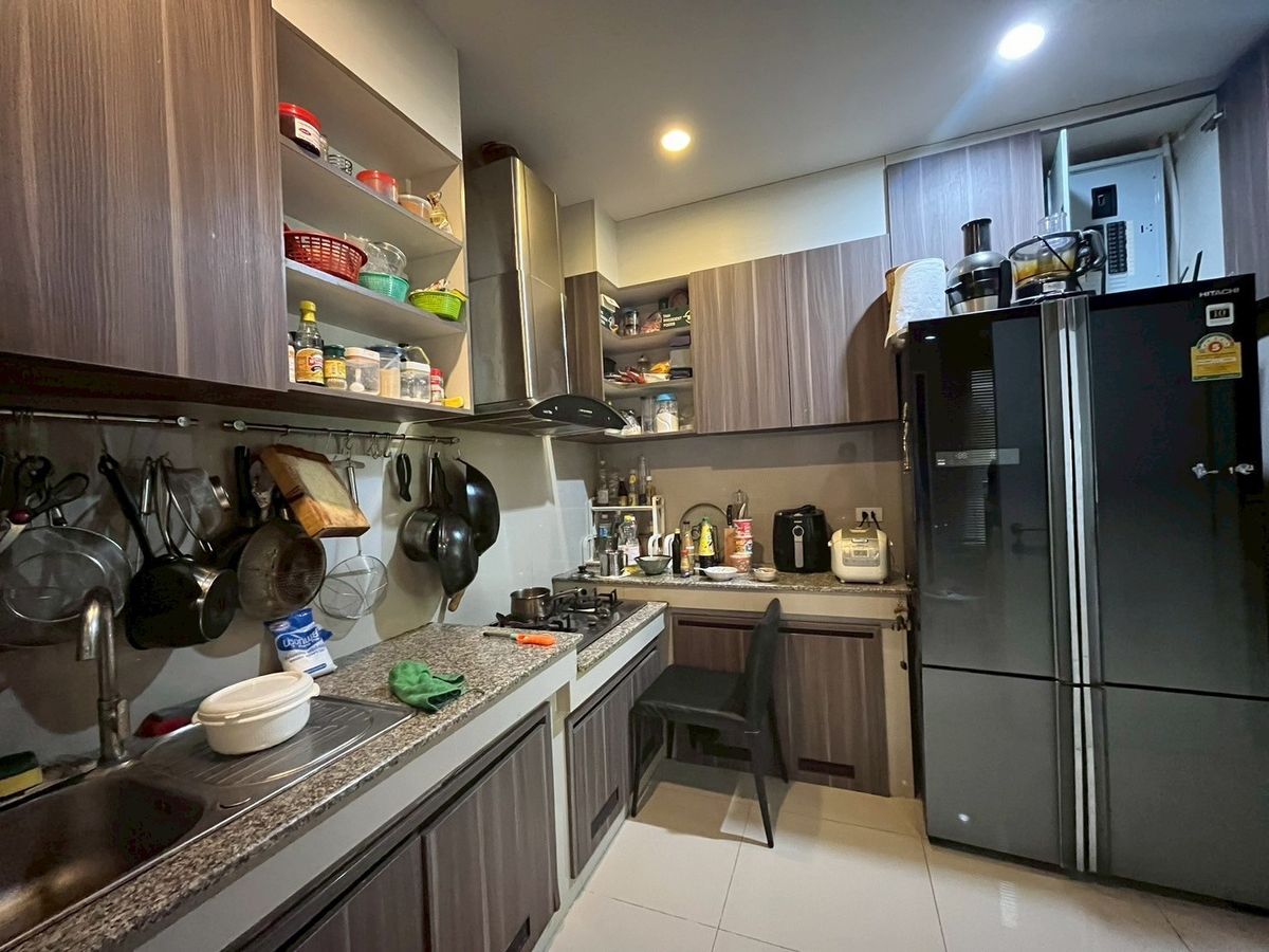 For SaleHousePathum Thani,Rangsit, Thammasat : 📌 Luxury Large Single House for Sale in Burasiri Rangsit, Corner Plot, 90 sq.wah (360 sqm), 4 Bedrooms, 5 Bathrooms, 1 Maid’s Room. Special Price: Only 10.5 Million Baht! (from original 11.7 MB)