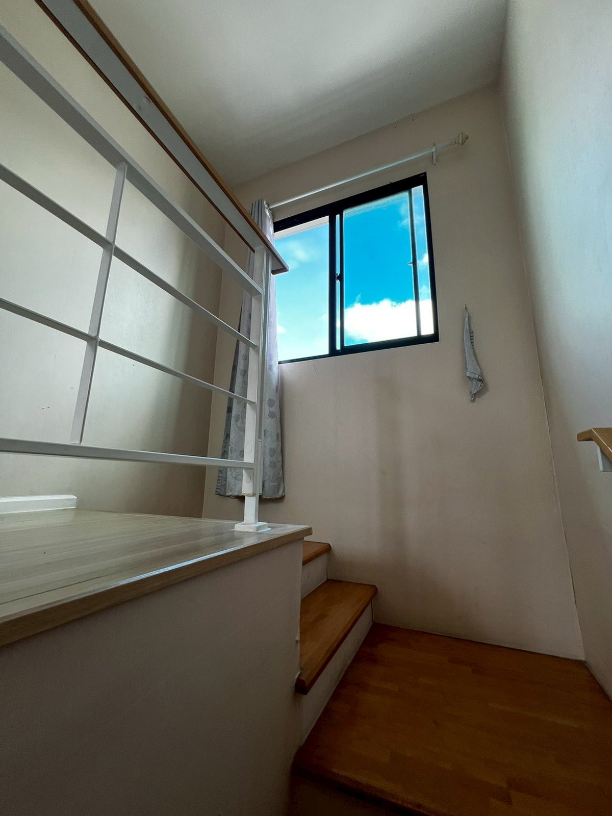 For RentTownhomeRattanathibet, Sanambinna : Townhome pets allowed, 3 floors, opposite Central Rattanathibet, 5 minutes walk to the BTS