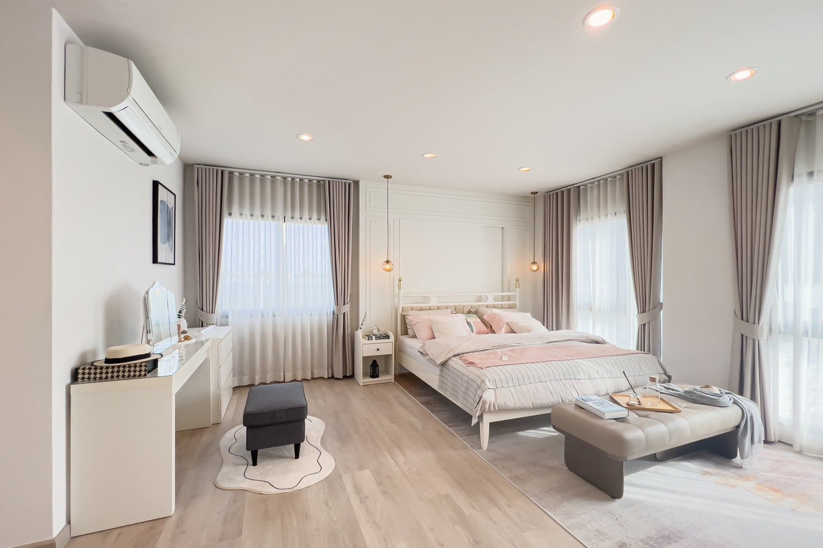 For RentTownhomeNonthaburi, Bang Yai, Bangbuathong : Townhome can make an office, near DBS, close to shopping mall, on main road, 3 bedrooms.