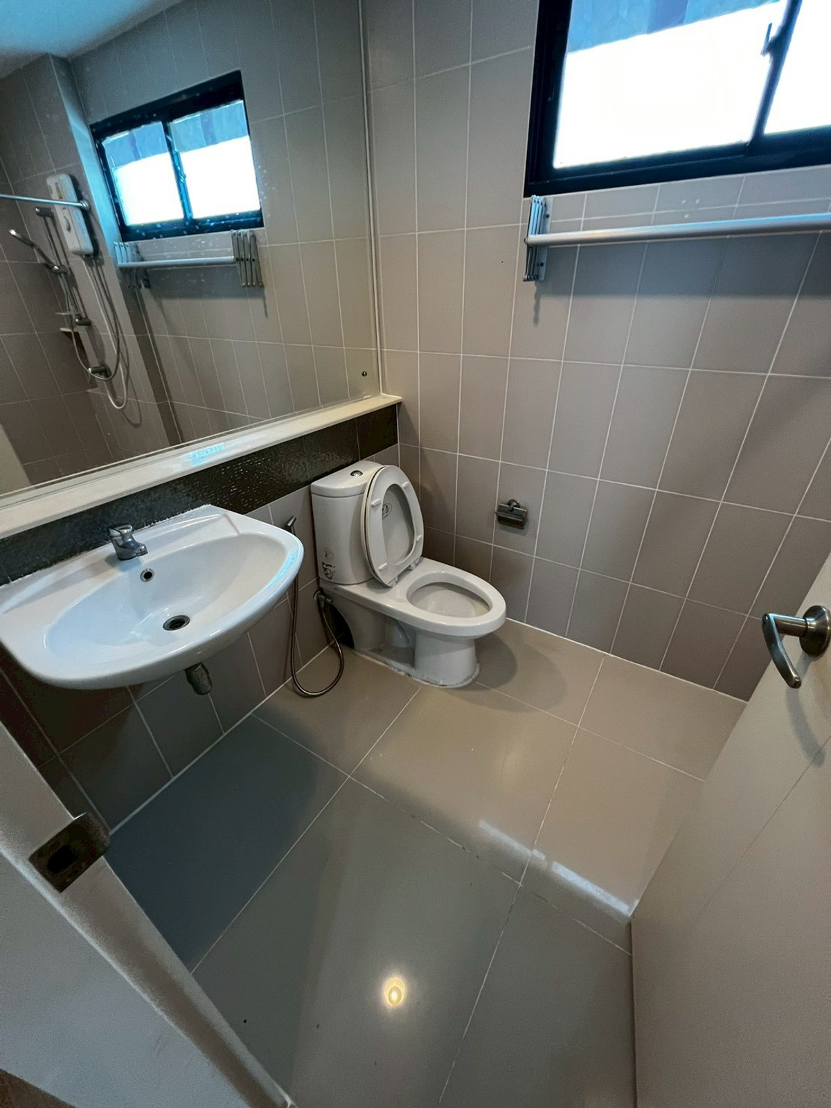 For RentTownhomeRattanathibet, Sanambinna : Townhome pets allowed, 3 floors, opposite Central Rattanathibet, 5 minutes walk to the BTS