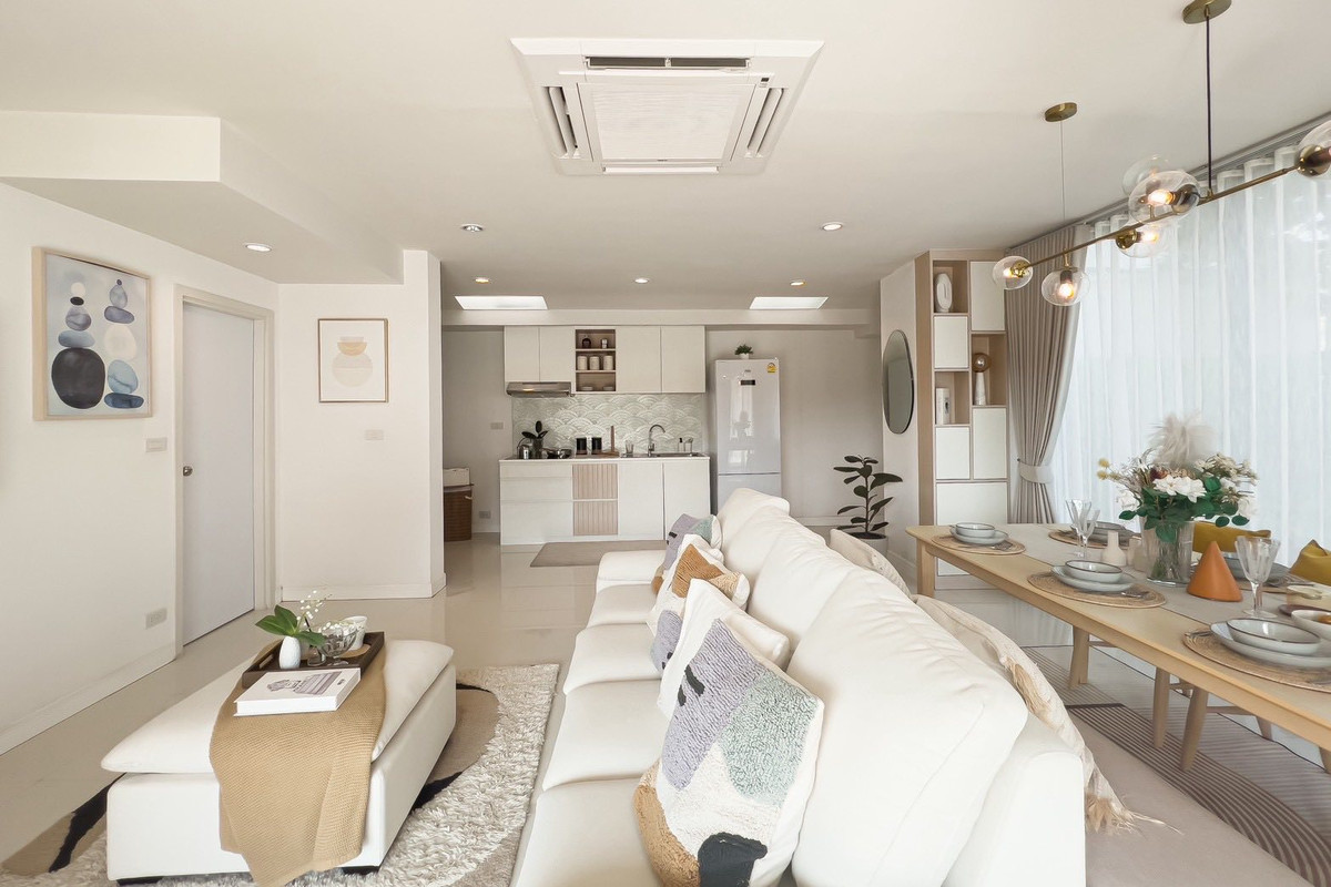 For RentTownhomeNonthaburi, Bang Yai, Bangbuathong : Townhome can make an office, near DBS, close to shopping mall, on main road, 3 bedrooms.