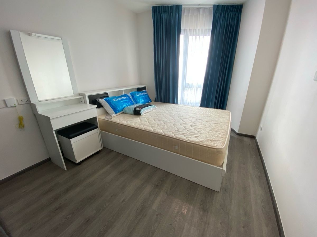 For RentCondoPattanakan, Srinakarin : Luxury condo for rent, 50 meters in the train, Rich Park Triple Station, Hua Mak, ready
