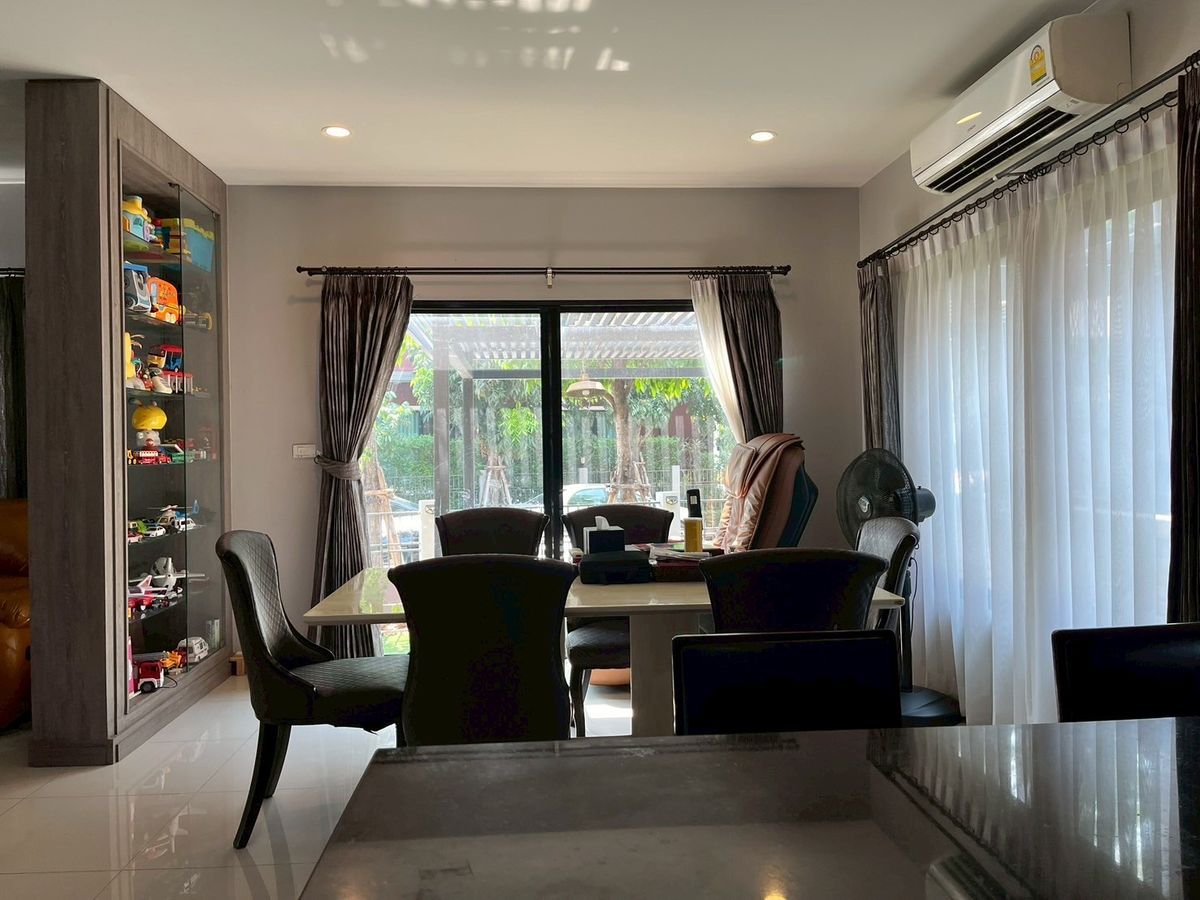 For SaleHousePathum Thani,Rangsit, Thammasat : 📌 Luxury Large Single House for Sale in Burasiri Rangsit, Corner Plot, 90 sq.wah (360 sqm), 4 Bedrooms, 5 Bathrooms, 1 Maid’s Room. Special Price: Only 10.5 Million Baht! (from original 11.7 MB)