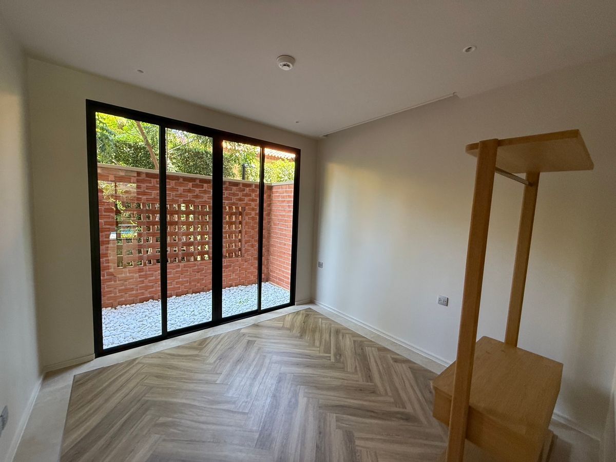 For SaleCondoHuahin, Prachuap Khiri Khan, Pran Buri : Luxury condo next to Hua Hin - Swimming pool view, only a few steps near the beach