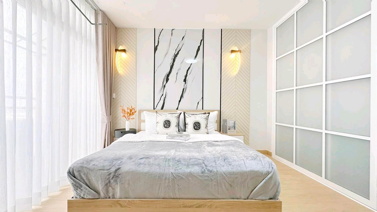 For SaleCondoPattanakan, Srinakarin : 🎀 Beautiful room, big room in the heart of development 🏙 Golden location !! & quot; Thaisarong & quot; Good price 🚅 Near Airport Link 🤗🤗