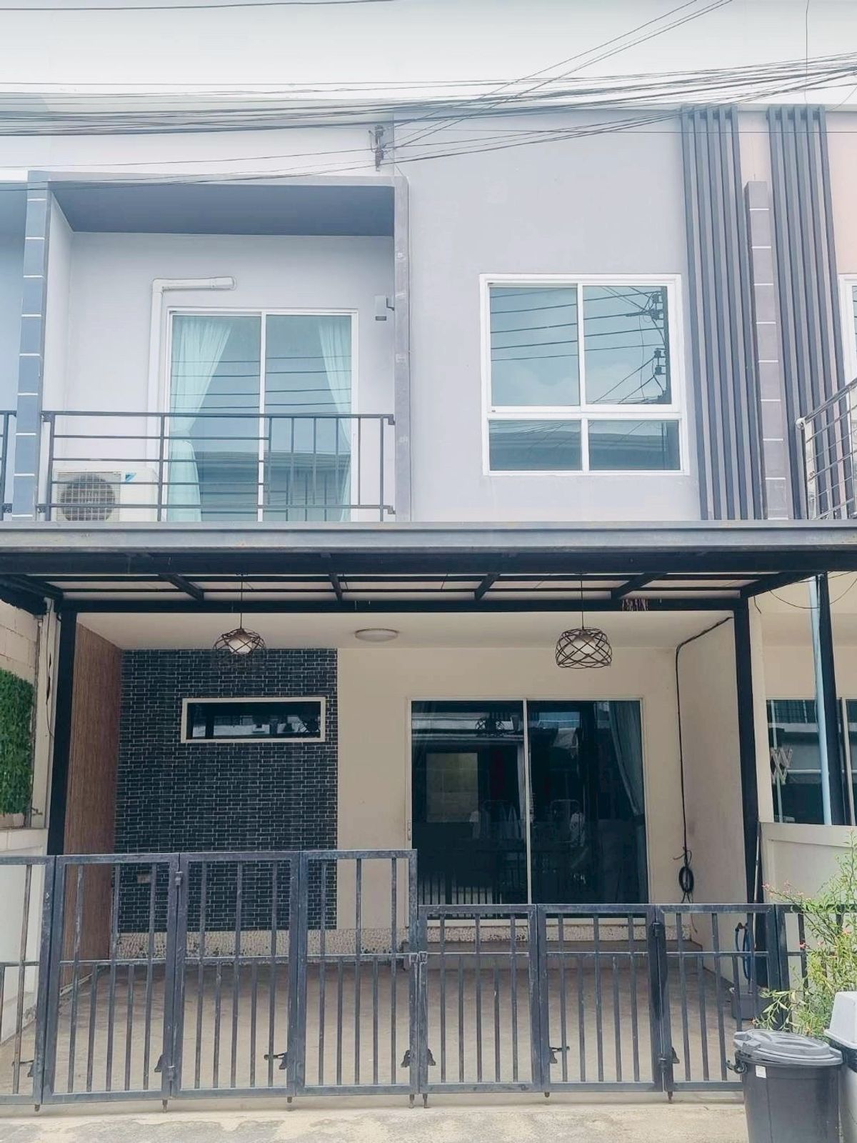 ขายทาวน์โฮมปทุมธานี รังสิต ธรรมศาสตร์ : 🏡 ขาย บ้าน เดอะทรัสต์ ทาวน์โฮม วงแหวนลำลูกกา คลอง 5 💰 ราคาดีที่สุด 2.09 ล้าน 📢 ฟรีเฟอร์ + เครื่องใช้ไฟฟ้า รีโนเวทพร้อมอยู่ 🧳