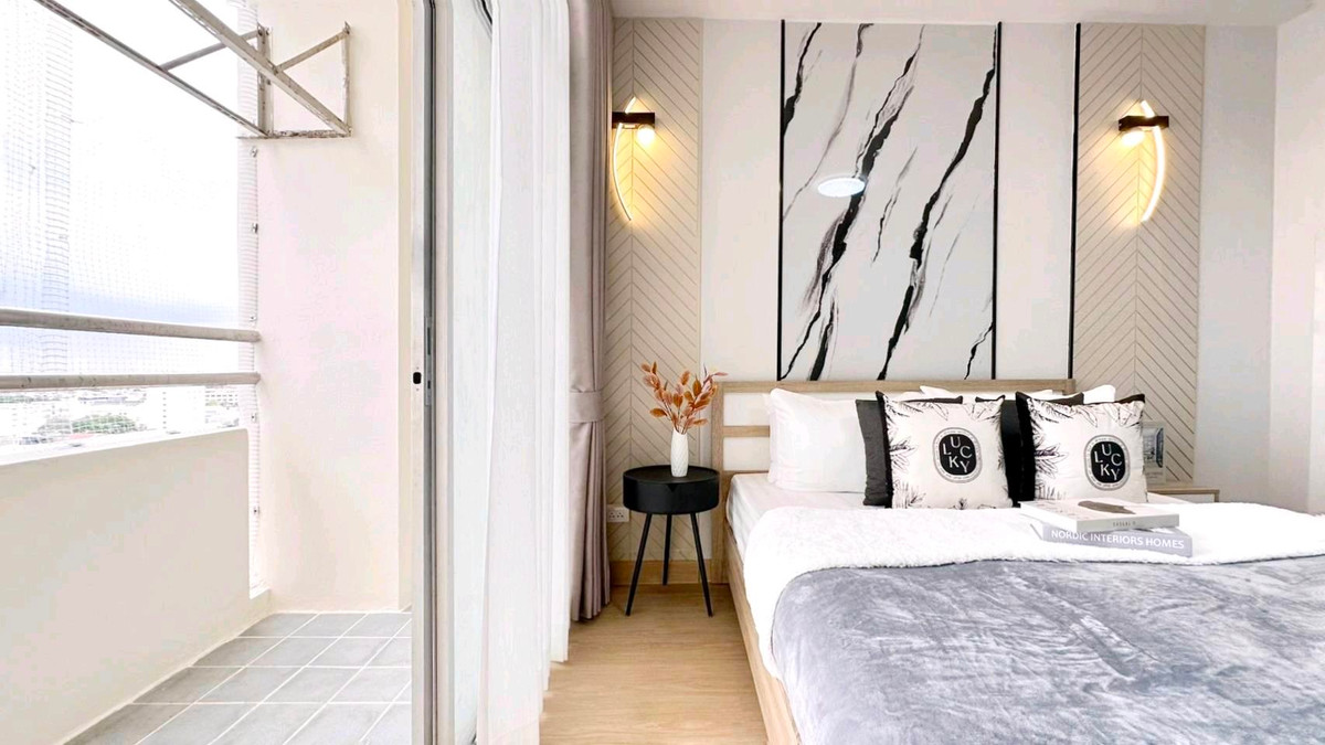 For SaleCondoPattanakan, Srinakarin : 🎀 Beautiful room, big room in the heart of development 🏙 Golden location !! & quot; Thaisarong & quot; Good price 🚅 Near Airport Link 🤗🤗