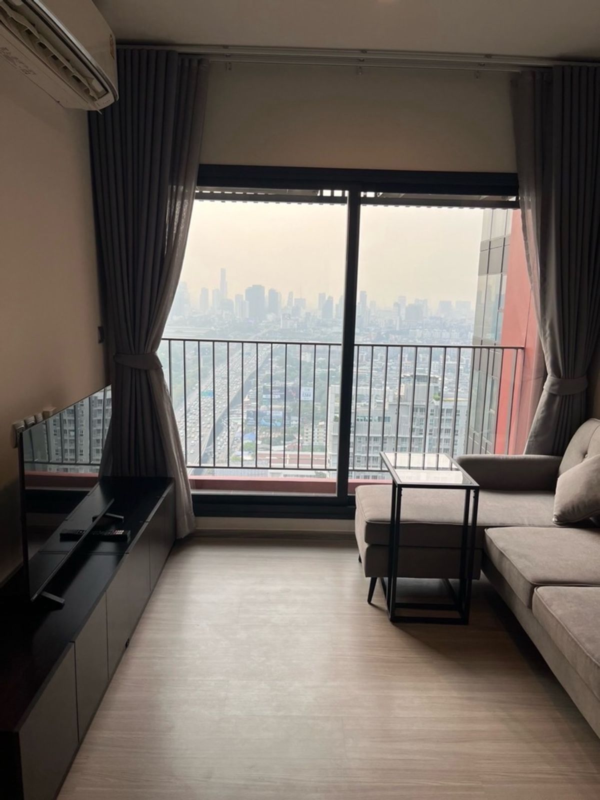 ให้เช่าคอนโดพระราม 9 เพชรบุรีตัดใหม่ RCA : For rent condo life asoke hype near MRT Rama 9 