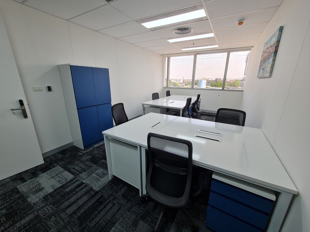 For RentOfficeVipawadee, Don Mueang, Lak Si : Line: @zimple_asset  Fully furnished office space for rent featuring modern-style decor and fully equipped with essential office furniture for immediate use.