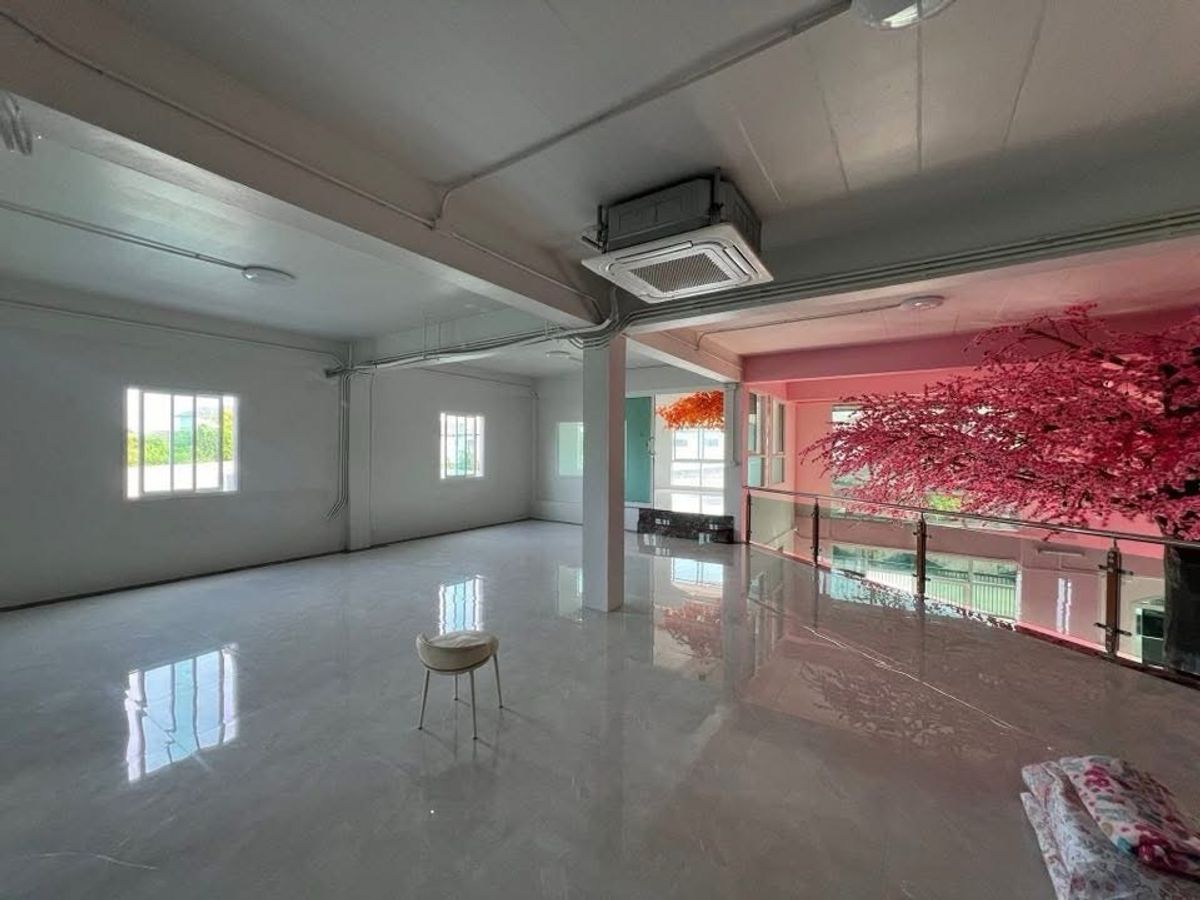 ให้เช่าโฮมออฟฟิศพัฒนาการ ศรีนครินทร์ : ปล่อยเช่า โฮมออฟฟิศ สตูดิโอ eCommerce สินค้าออนไลน์ ซอยพัฒนาการ 97 หัวหมาก กรุงเทพ ใกล้ ซีคอน สแควร์