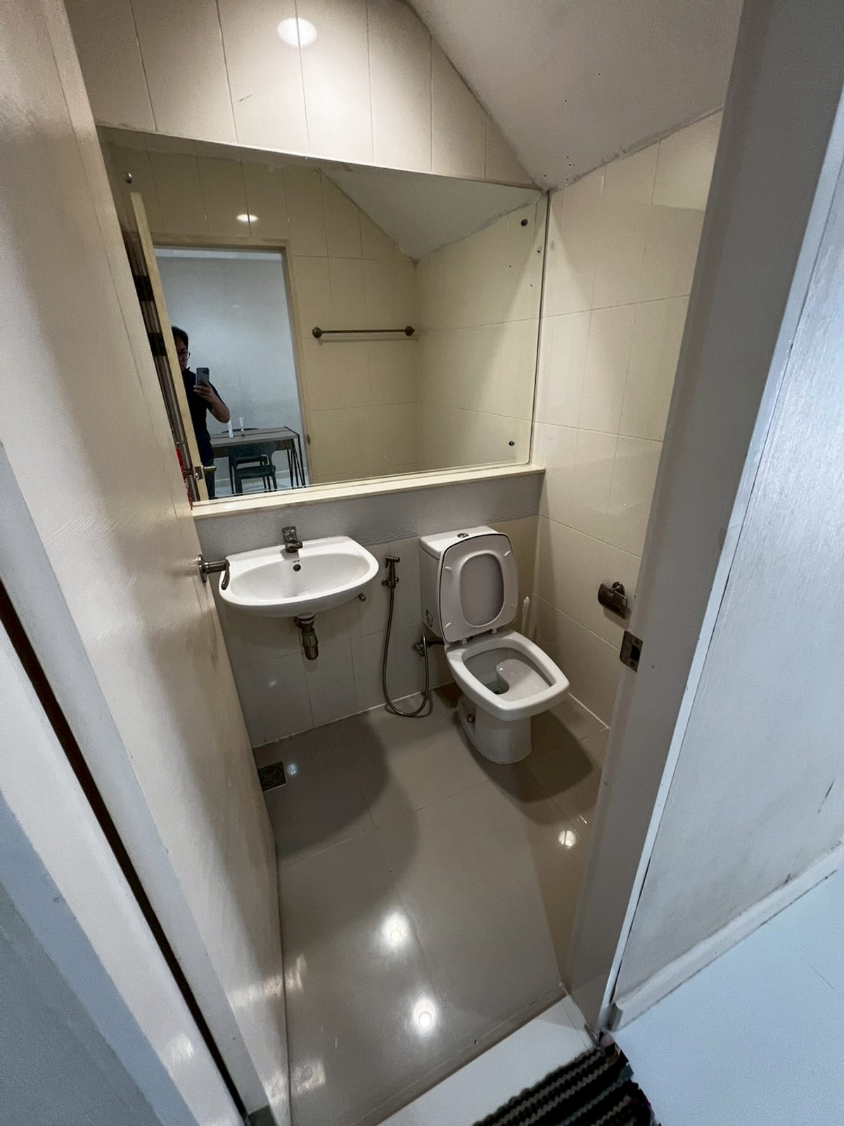 For RentTownhomeRattanathibet, Sanambinna : Townhome pets allowed, 3 floors, opposite Central Rattanathibet, 5 minutes walk to the BTS