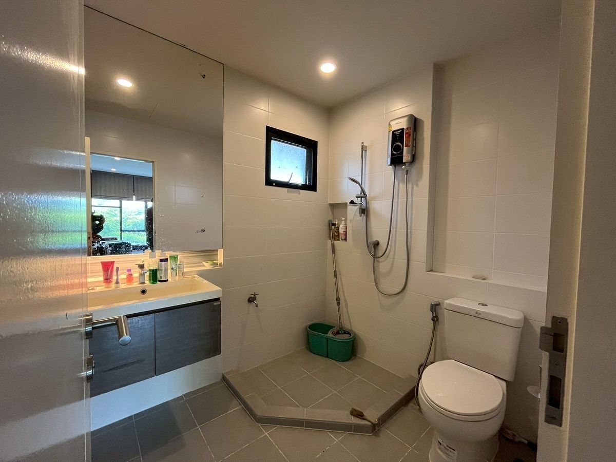 For SaleHousePathum Thani,Rangsit, Thammasat : 📌 Luxury Large Single House for Sale in Burasiri Rangsit, Corner Plot, 90 sq.wah (360 sqm), 4 Bedrooms, 5 Bathrooms, 1 Maid’s Room. Special Price: Only 10.5 Million Baht! (from original 11.7 MB)