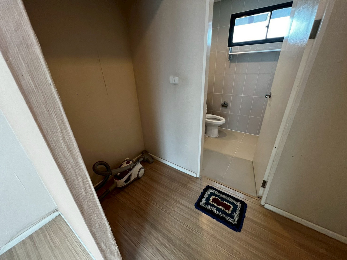 For RentTownhomeRattanathibet, Sanambinna : Townhome pets allowed, 3 floors, opposite Central Rattanathibet, 5 minutes walk to the BTS