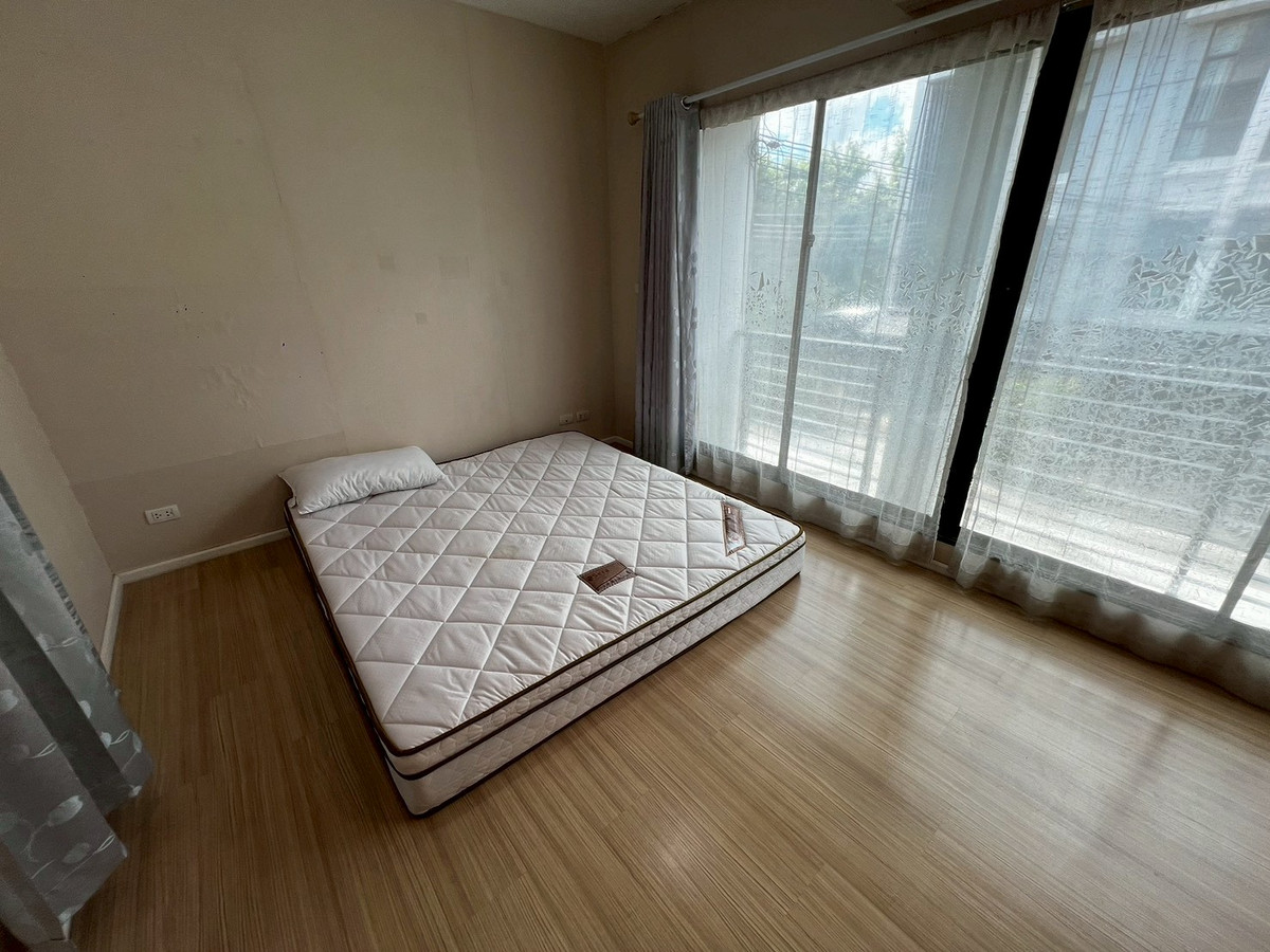 For RentTownhomeRattanathibet, Sanambinna : Townhome pets allowed, 3 floors, opposite Central Rattanathibet, 5 minutes walk to the BTS