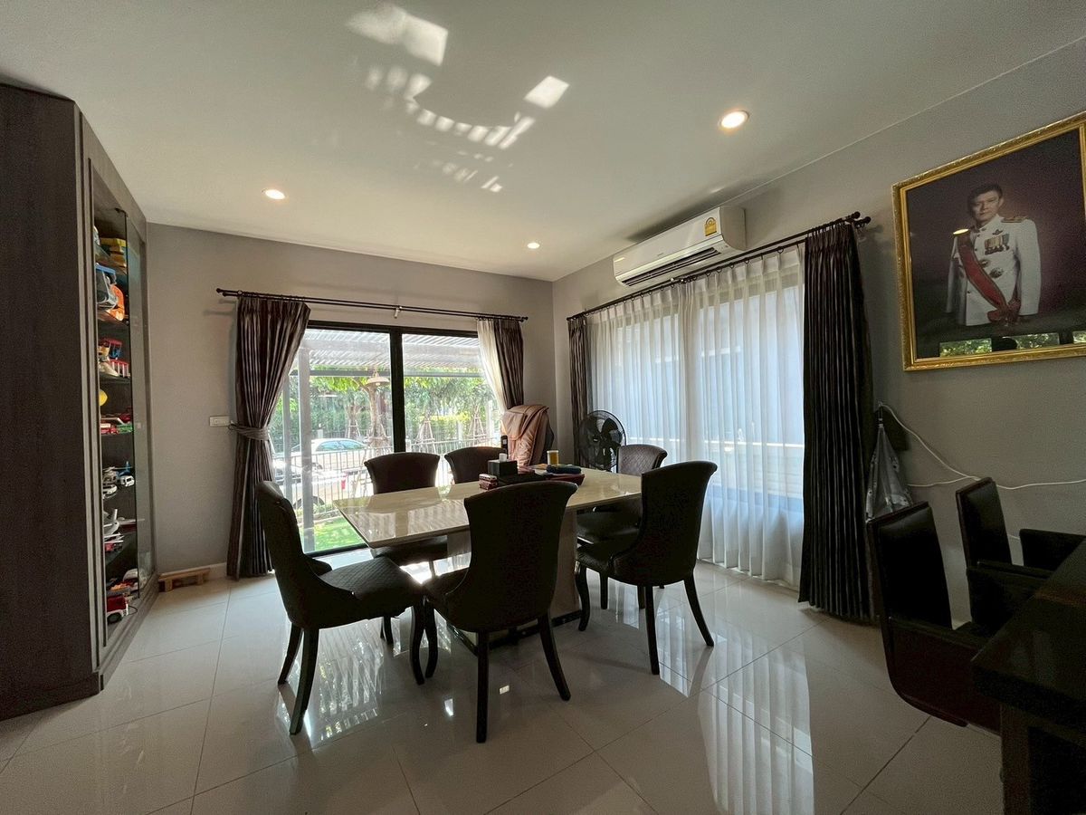 For SaleHousePathum Thani,Rangsit, Thammasat : 📌 Luxury Large Single House for Sale in Burasiri Rangsit, Corner Plot, 90 sq.wah (360 sqm), 4 Bedrooms, 5 Bathrooms, 1 Maid’s Room. Special Price: Only 10.5 Million Baht! (from original 11.7 MB)