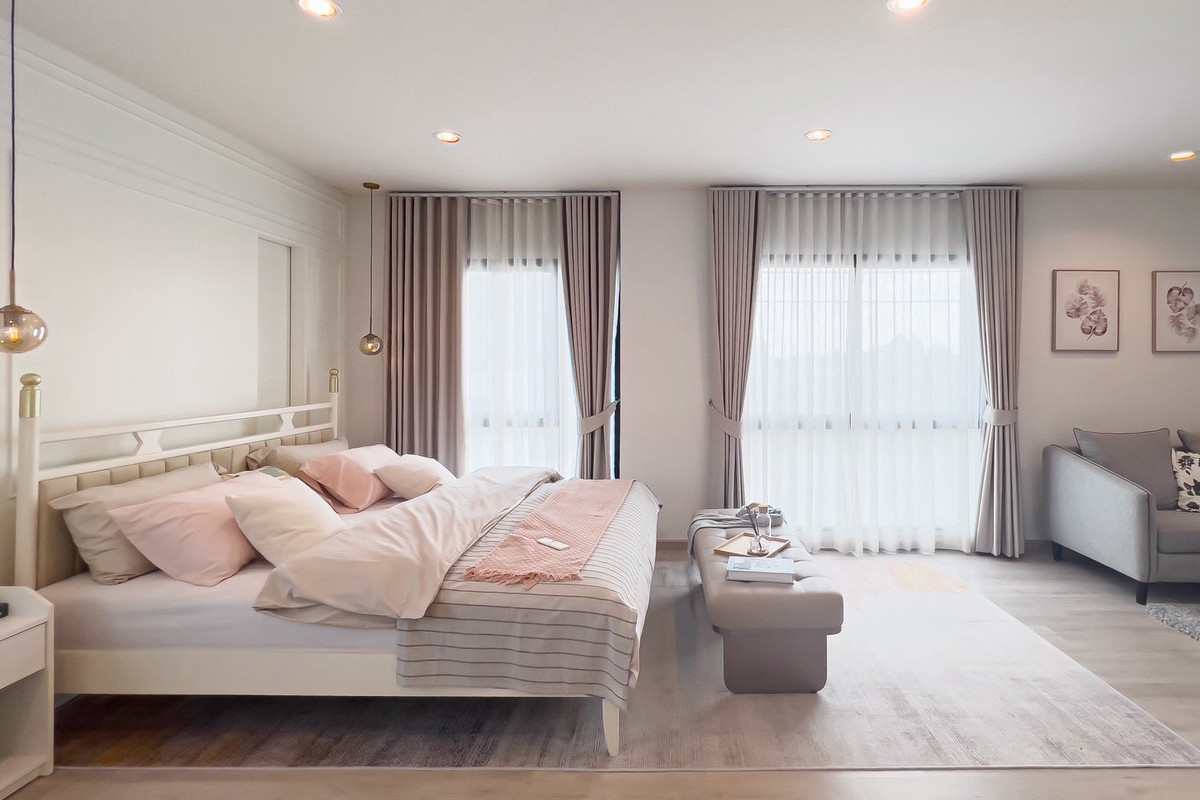 For RentTownhomeNonthaburi, Bang Yai, Bangbuathong : Townhome can make an office, near DBS, close to shopping mall, on main road, 3 bedrooms.