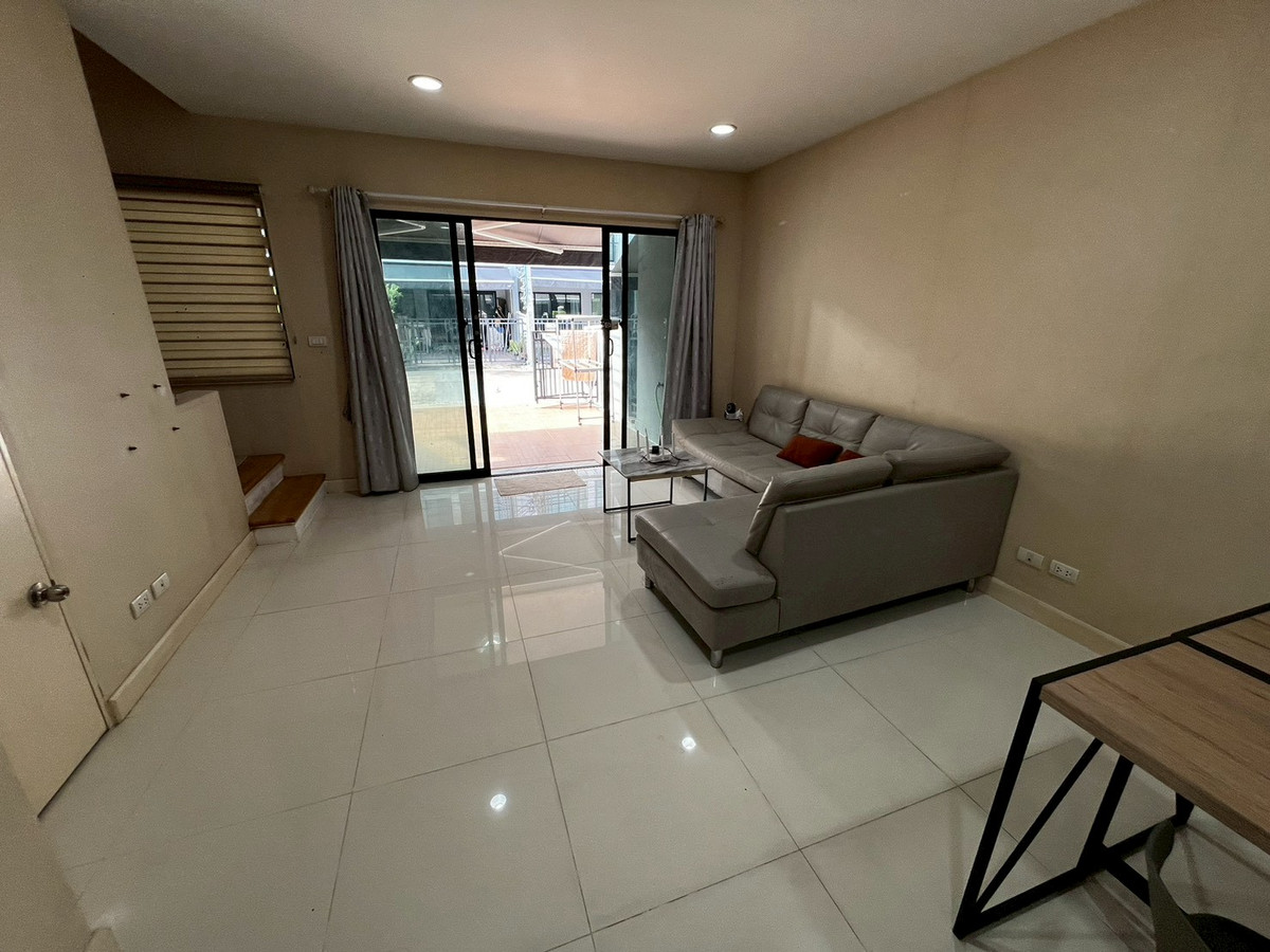 For RentTownhomeRattanathibet, Sanambinna : Townhome pets allowed, 3 floors, opposite Central Rattanathibet, 5 minutes walk to the BTS