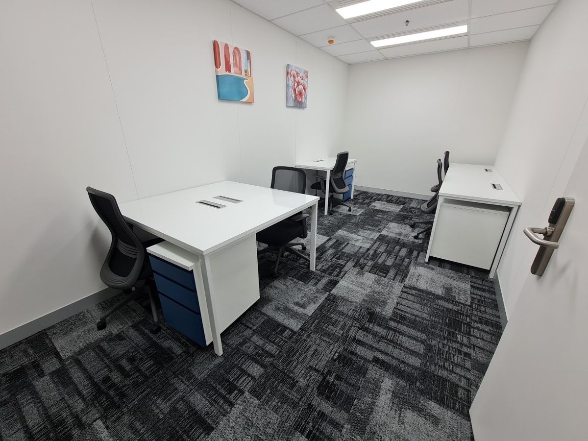 For RentOfficeVipawadee, Don Mueang, Lak Si : Line: @zimple_asset  Fully furnished office space for rent featuring modern-style decor and fully equipped with essential office furniture for immediate use.